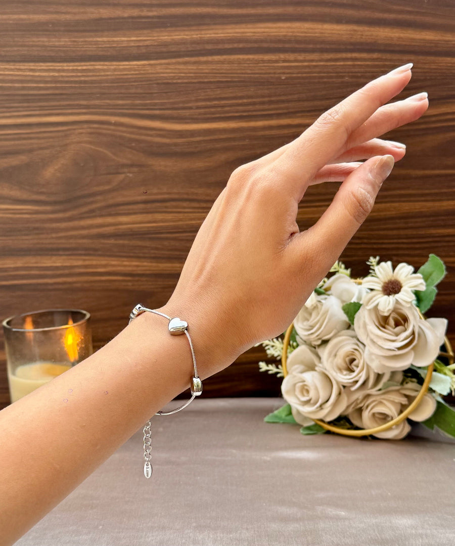 Heart On you Bracelet ( Silver)